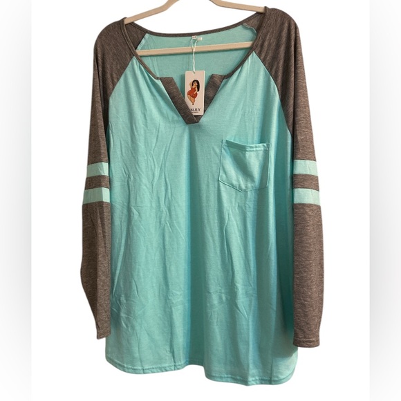 22W Vislily Soft Athleisure Tunic - Picture 10 of 14